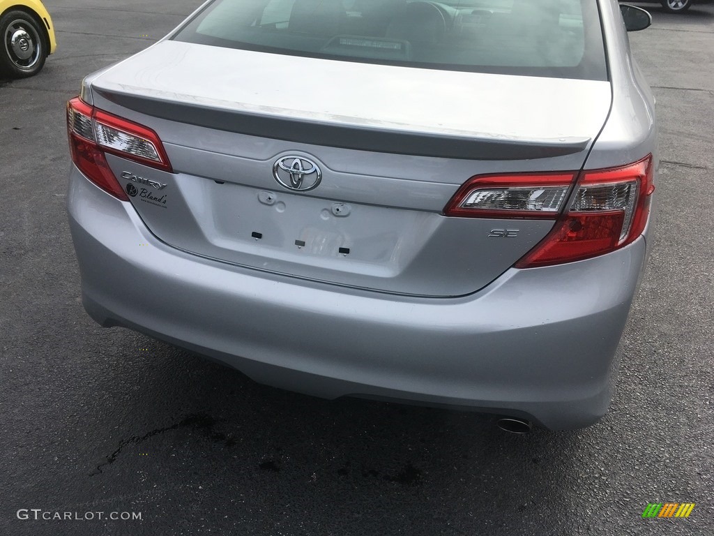 2014 Camry SE - Classic Silver Metallic / Black/Ash photo #11