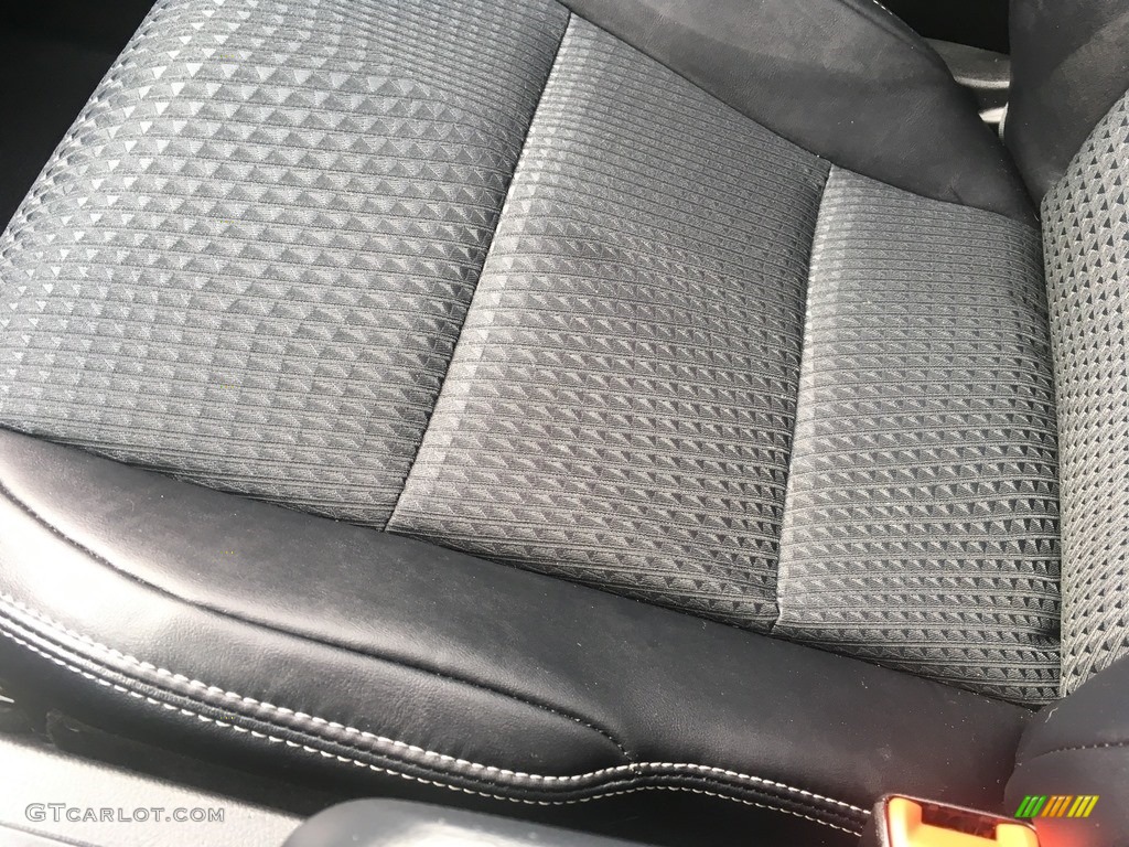2014 Camry SE - Classic Silver Metallic / Black/Ash photo #14