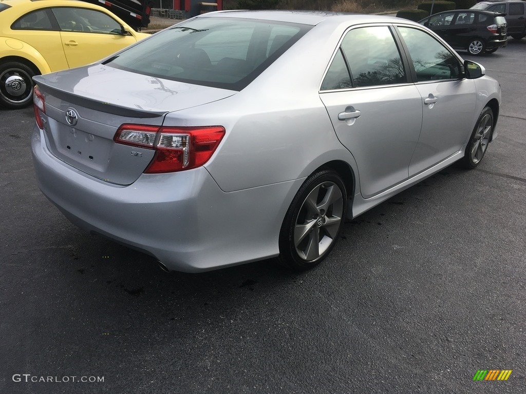 2014 Camry SE - Classic Silver Metallic / Black/Ash photo #15