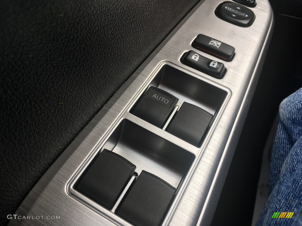 2014 Camry SE - Classic Silver Metallic / Black/Ash photo #17
