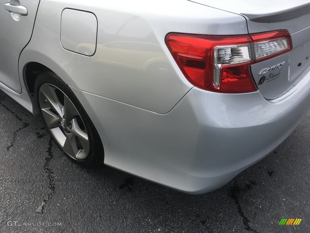 2014 Camry SE - Classic Silver Metallic / Black/Ash photo #27
