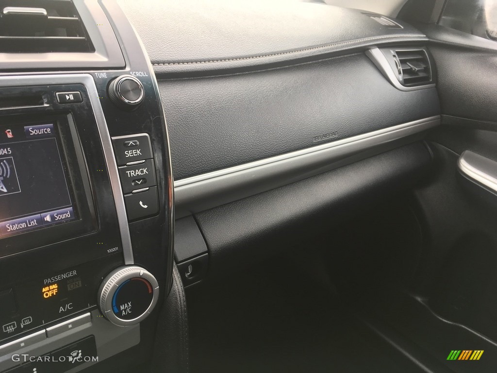 2014 Camry SE - Classic Silver Metallic / Black/Ash photo #37