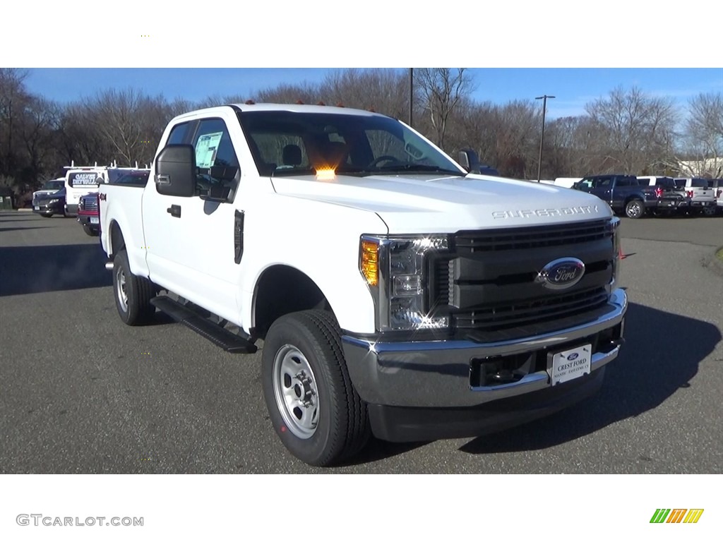 2017 F350 Super Duty XL SuperCab 4x4 - Oxford White / Medium Earth Gray photo #1