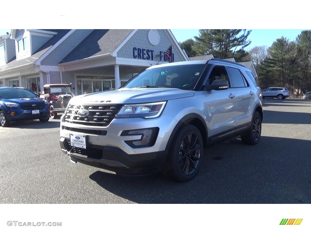 2017 Explorer XLT 4WD - Ingot Silver / Sport Appearance Dark Earth Gray photo #3