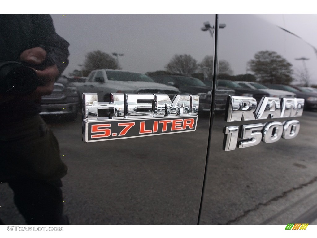 2017 Ram 1500 Sport Crew Cab Marks and Logos Photo #117512507
