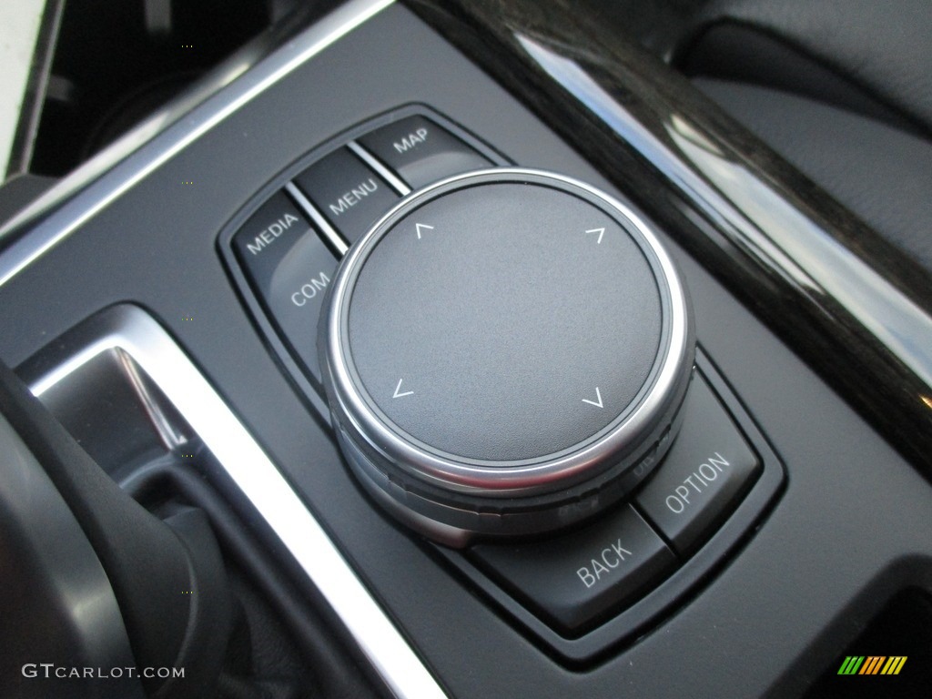 2017 BMW X5 xDrive35i Controls Photo #117512871