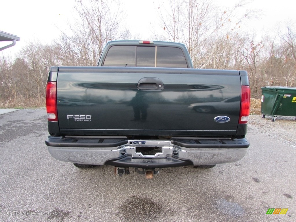 2004 F250 Super Duty Lariat Crew Cab 4x4 - Estate Green Metallic / Medium Parchment photo #5