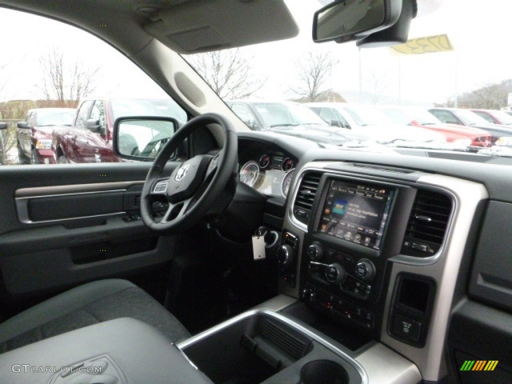 2017 1500 Big Horn Crew Cab 4x4 - True Blue Pearl / Black/Diesel Gray photo #11