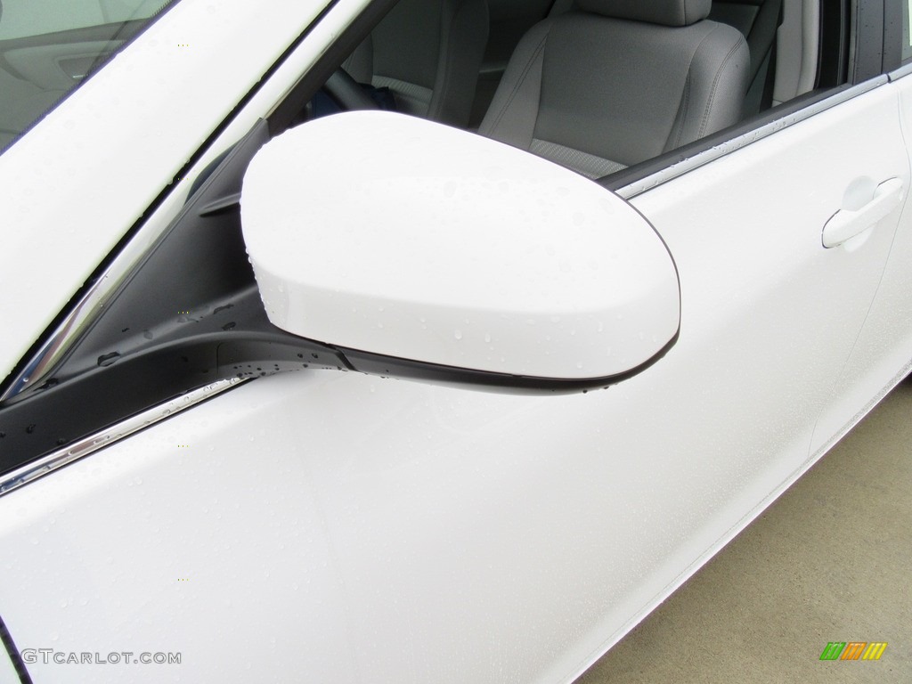 2017 Camry LE - Super White / Ash photo #12