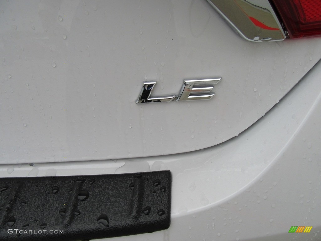 2017 Camry LE - Super White / Ash photo #15