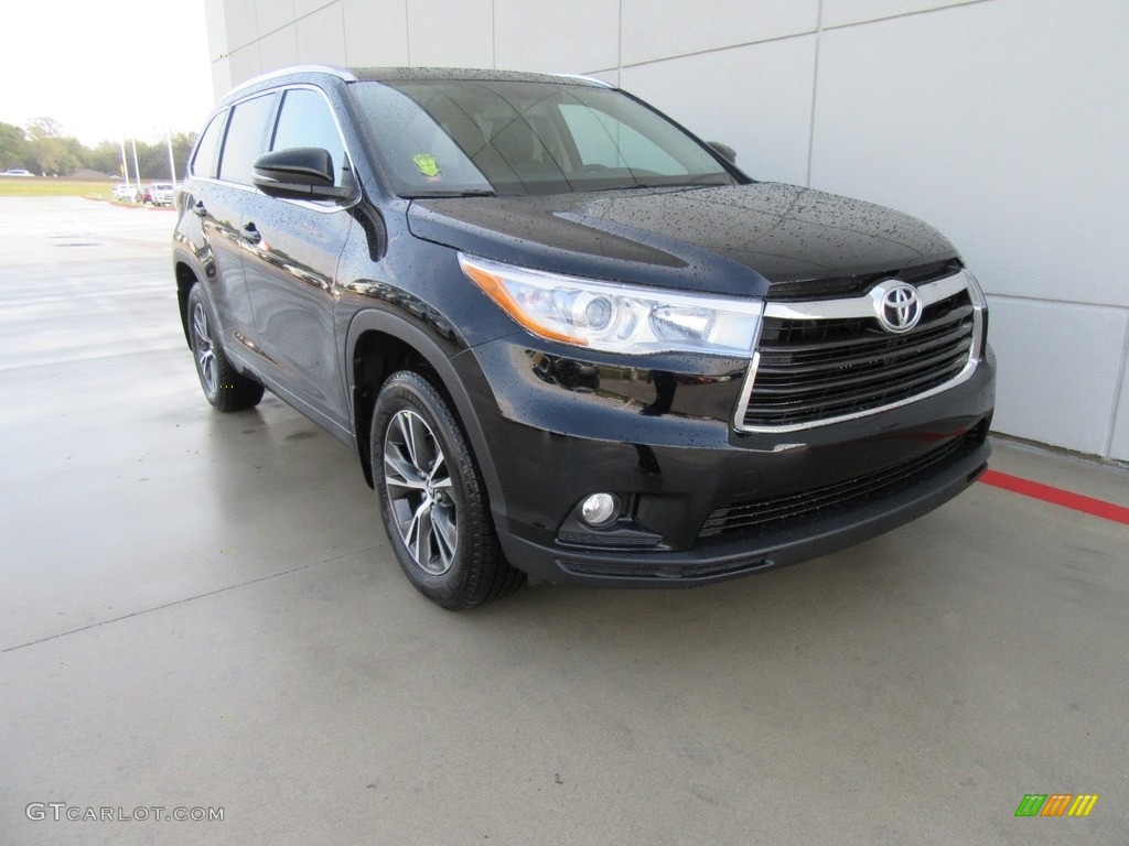 Midnight Black Metallic 2016 Toyota Highlander XLE Exterior Photo #117531052