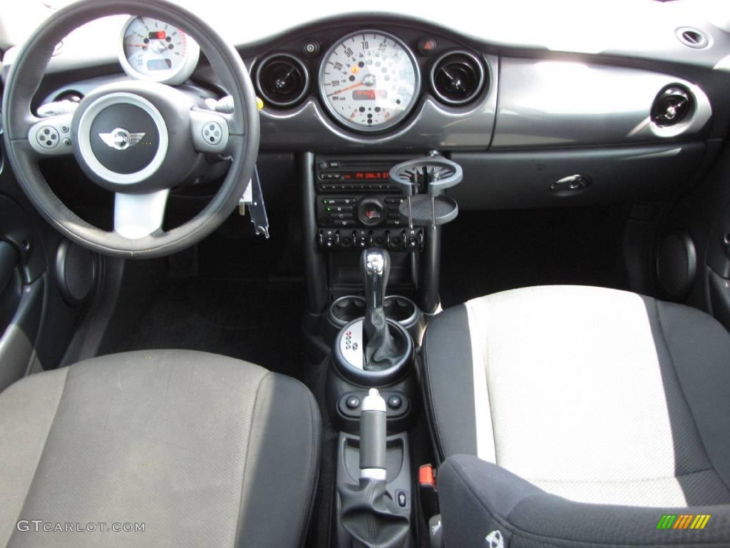 2006 Cooper Hardtop - Royal Grey Metallic / Black/Panther Black photo #20