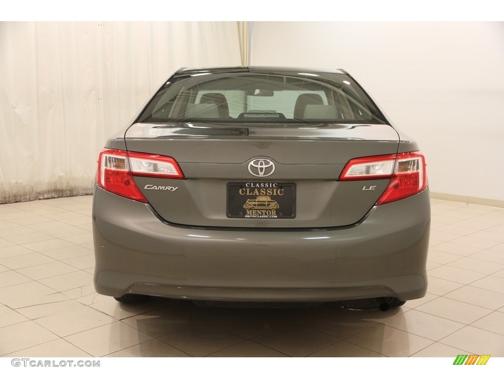 2014 Camry LE - Cypress Pearl / Ivory photo #16