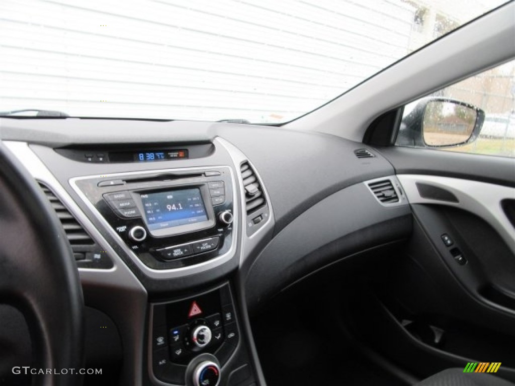 2015 Elantra SE Sedan - Shimmering Air Silver / Black photo #18