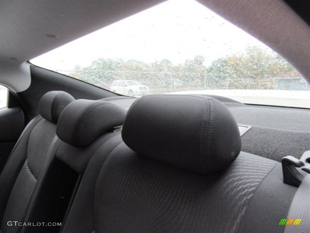 2015 Elantra SE Sedan - Shimmering Air Silver / Black photo #38
