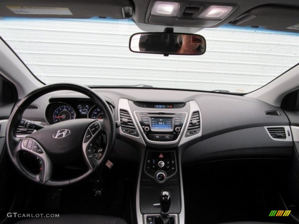2015 Elantra SE Sedan - Shimmering Air Silver / Black photo #39