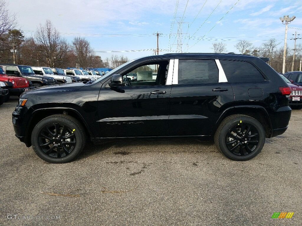 2017 Grand Cherokee Laredo 4x4 - Diamond Black Crystal Pearl / Black photo #3