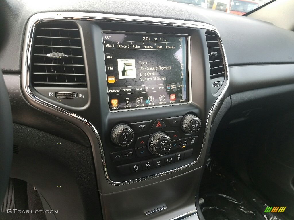 2017 Grand Cherokee Laredo 4x4 - Diamond Black Crystal Pearl / Black photo #10