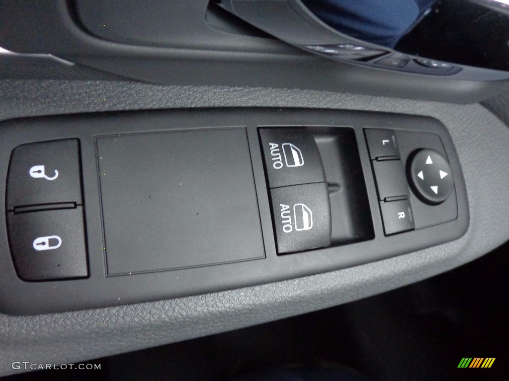 2017 Ram 4500 Tradesman Regular Cab Chassis Controls Photo #117541282