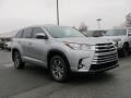 Front 3/4 View of 2017 Highlander XLE