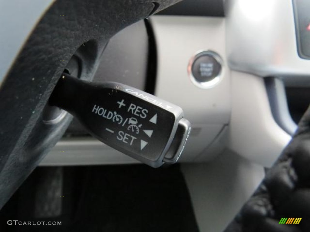 2017 Toyota Highlander XLE Controls Photo #117543074