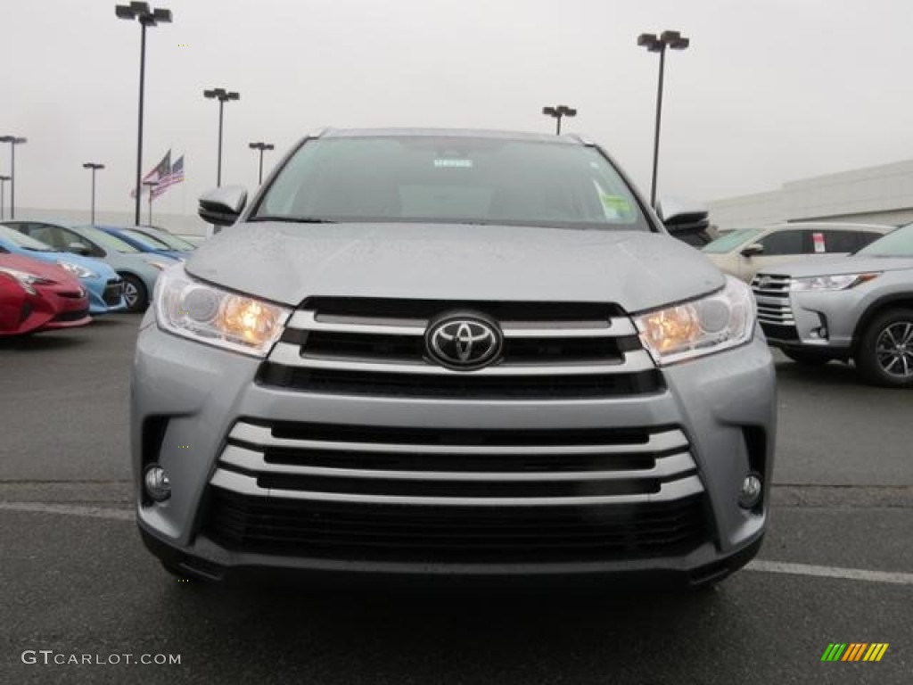 2017 Highlander XLE - Celestial Silver Metallic / Ash photo #2