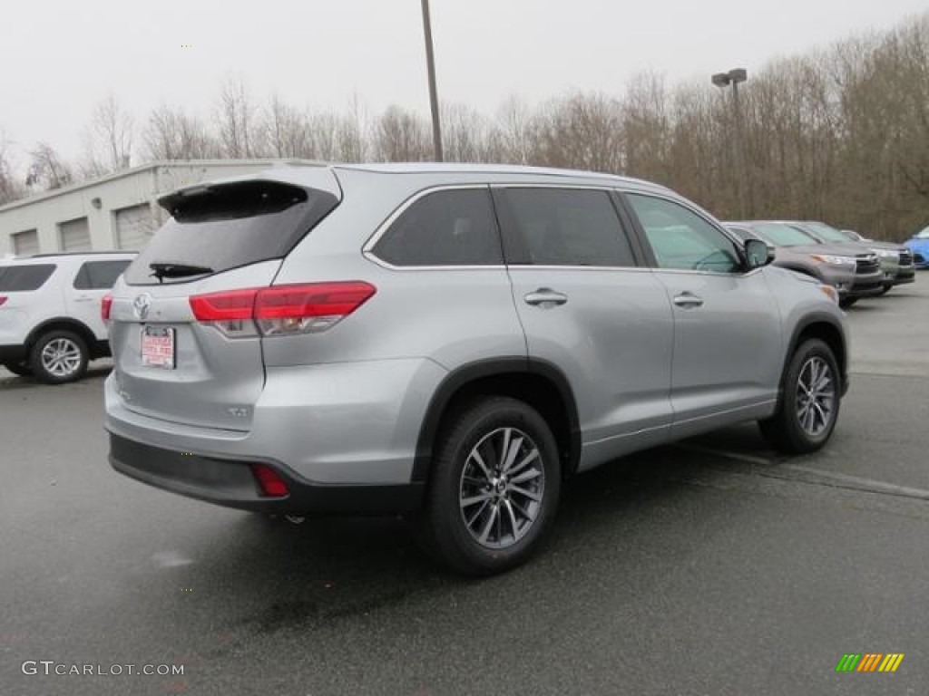 2017 Highlander XLE - Celestial Silver Metallic / Ash photo #27