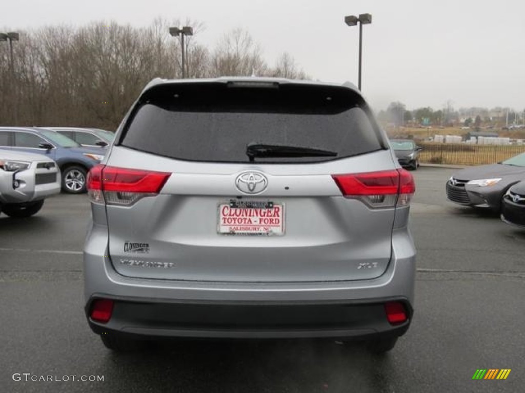 2017 Highlander XLE - Celestial Silver Metallic / Ash photo #28