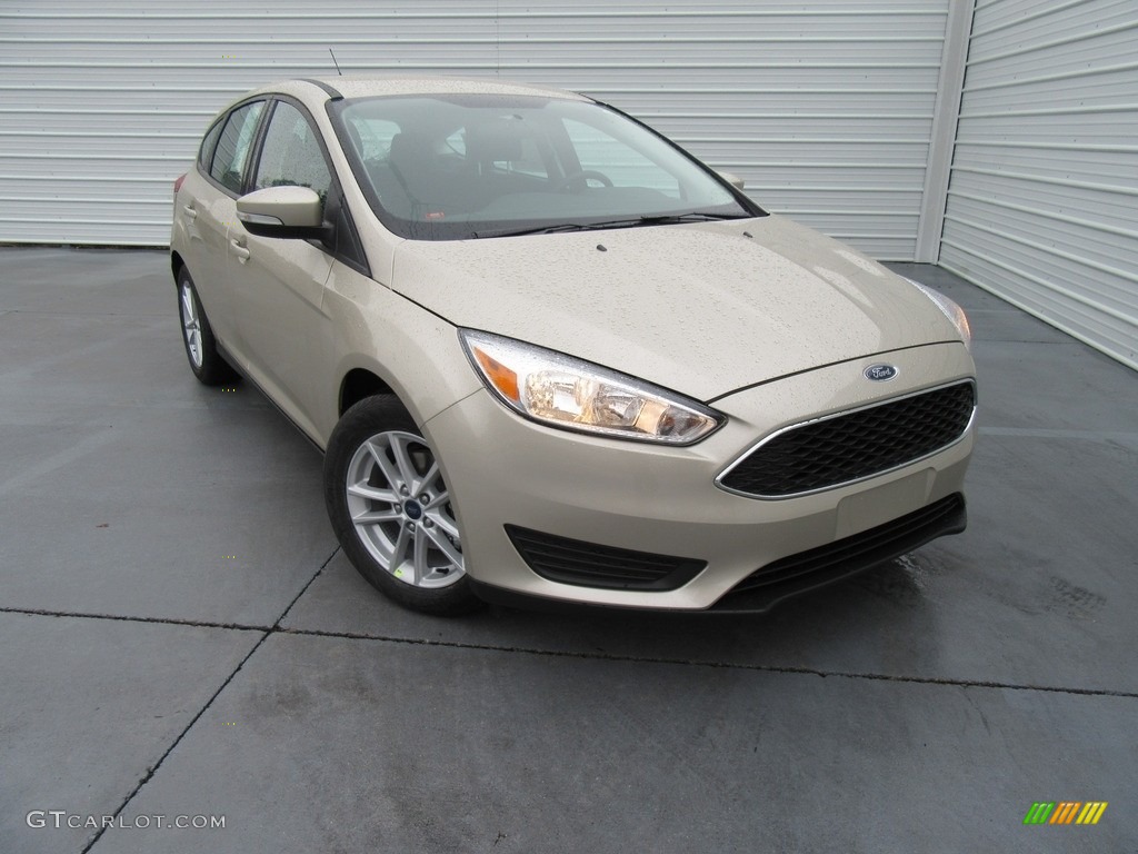 White Gold 2017 Ford Focus SE Hatch Exterior Photo #117546437