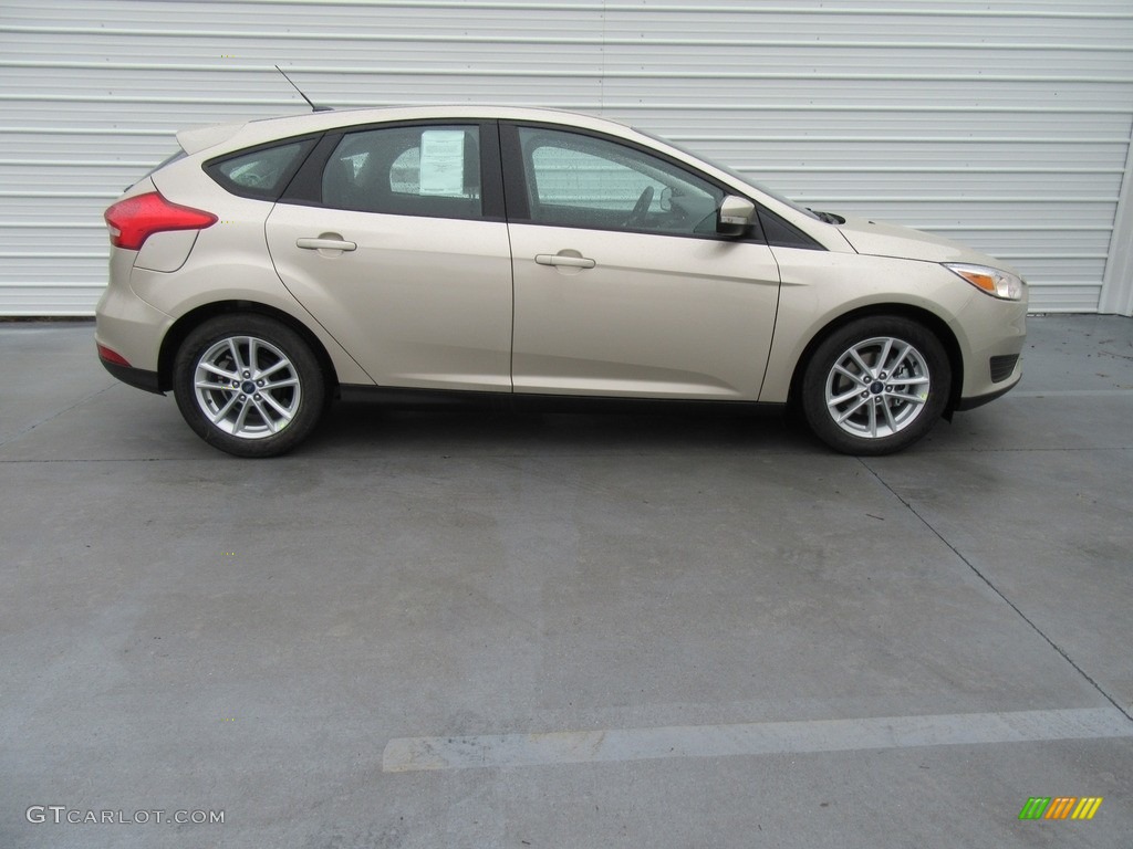 White Gold 2017 Ford Focus SE Hatch Exterior Photo #117546452