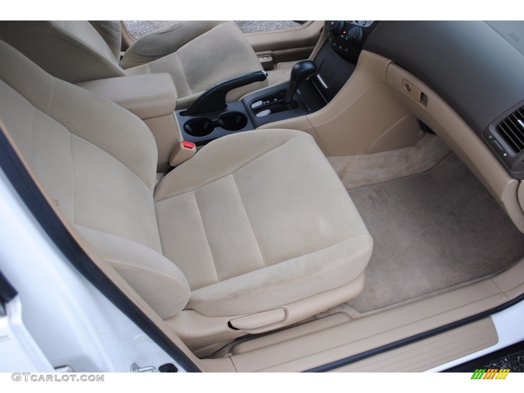 2006 Accord LX V6 Sedan - Taffeta White / Ivory photo #23