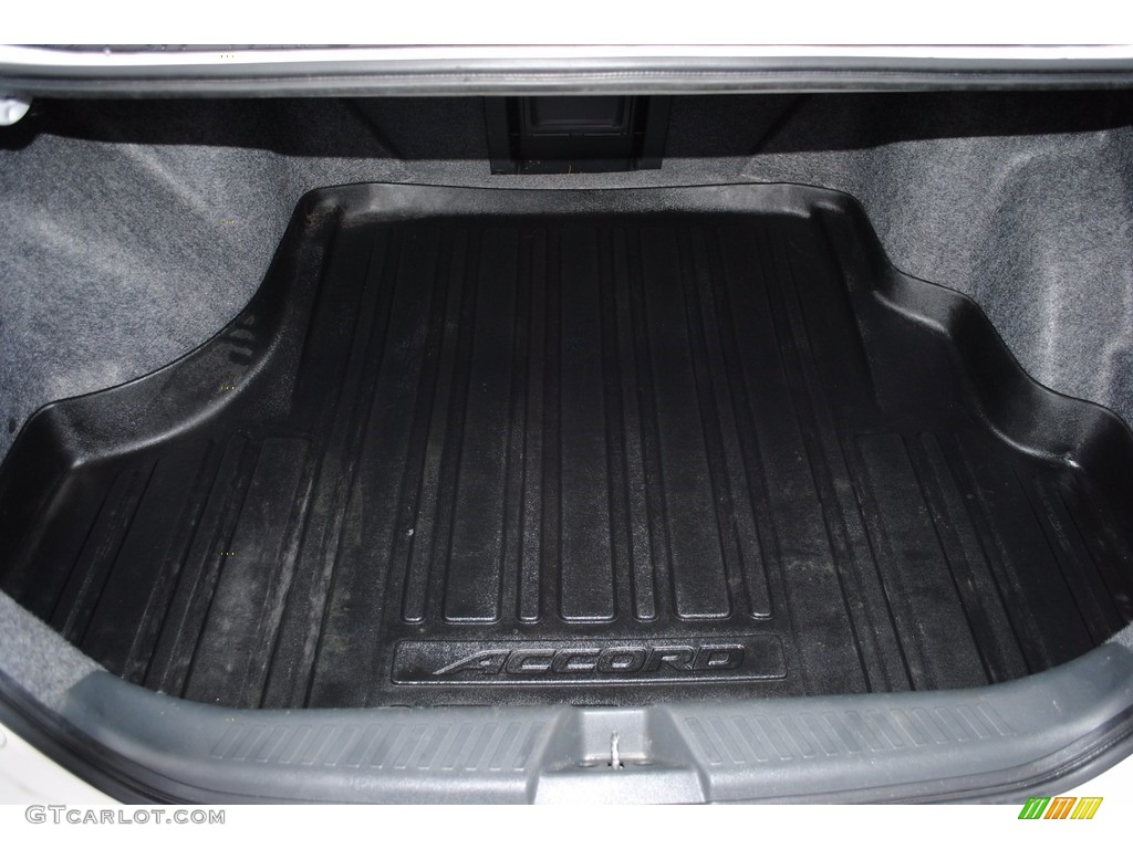 2006 Accord LX V6 Sedan - Taffeta White / Ivory photo #26