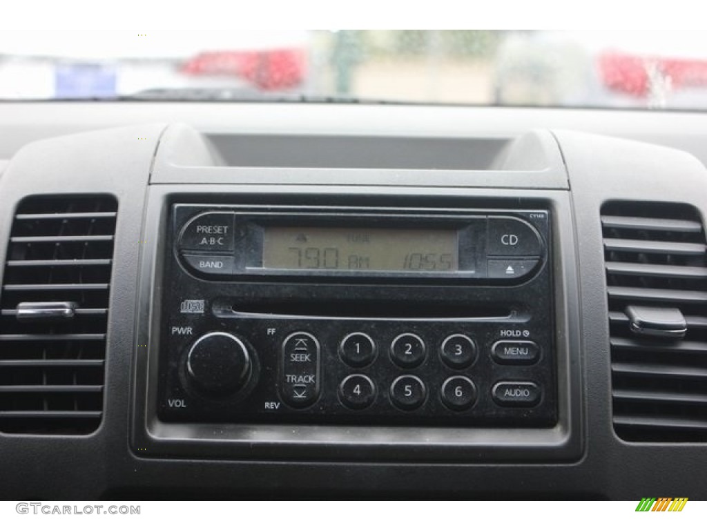2006 Pathfinder S - Avalanche White / Graphite photo #31