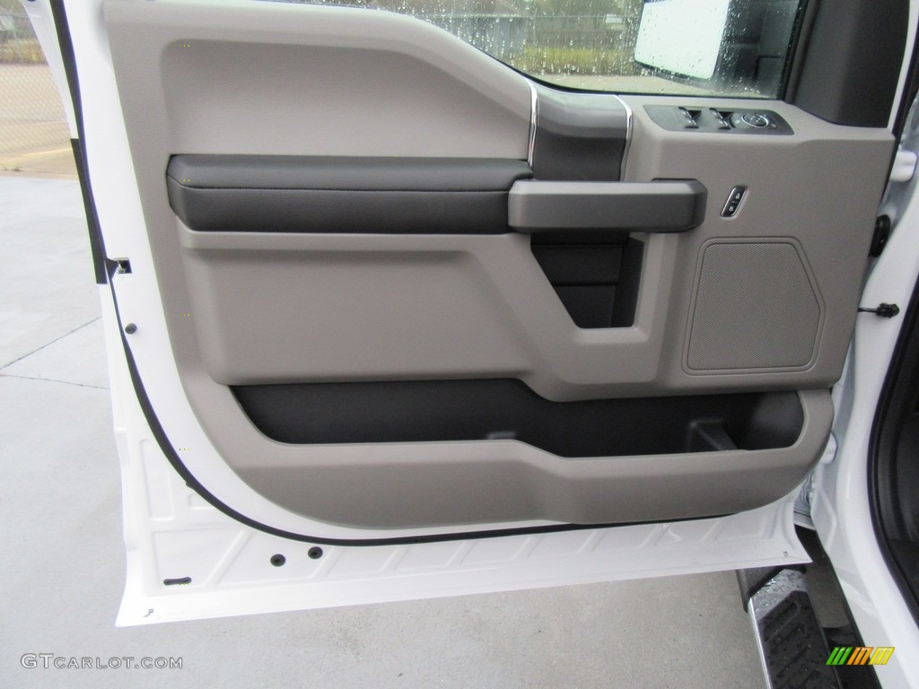 2017 Ford F150 XLT SuperCrew Earth Gray Door Panel Photo #117547973