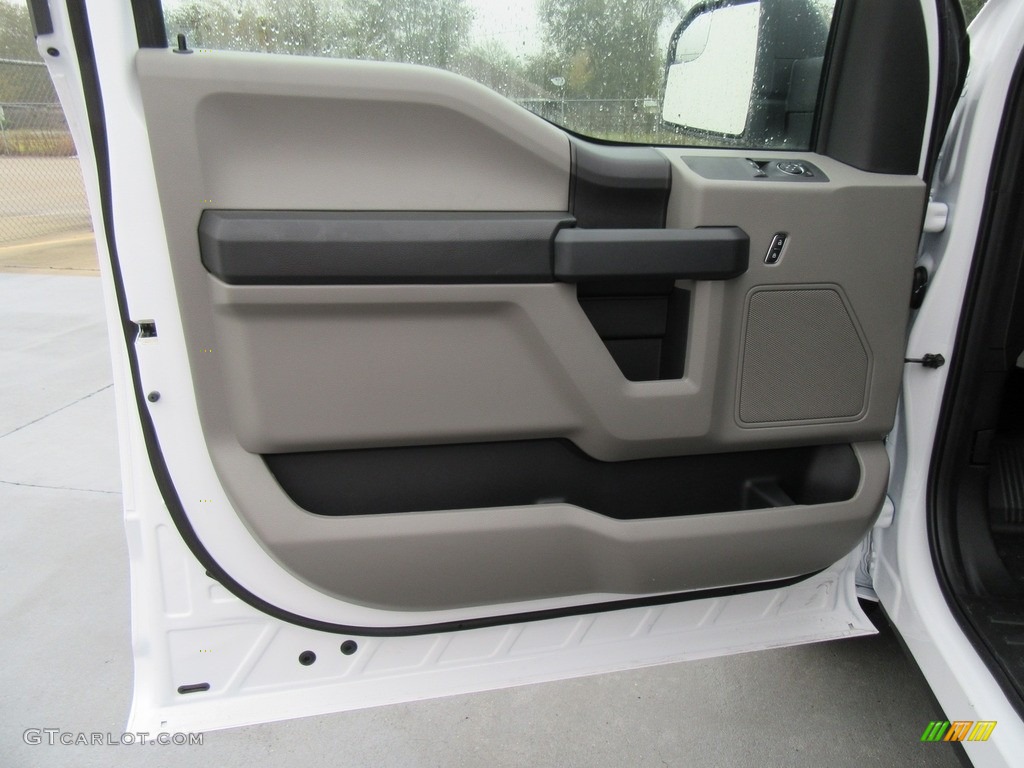 2017 Ford F150 XL Regular Cab Earth Gray Door Panel Photo #117548300