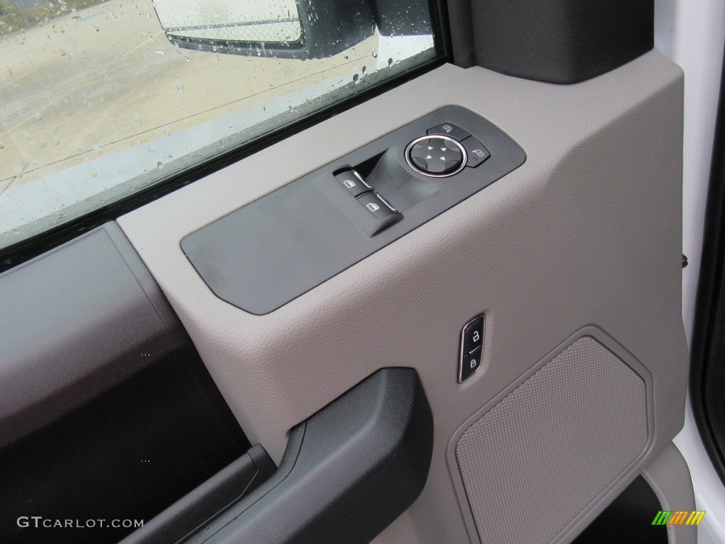 2017 Ford F150 XL Regular Cab Controls Photo #117548312