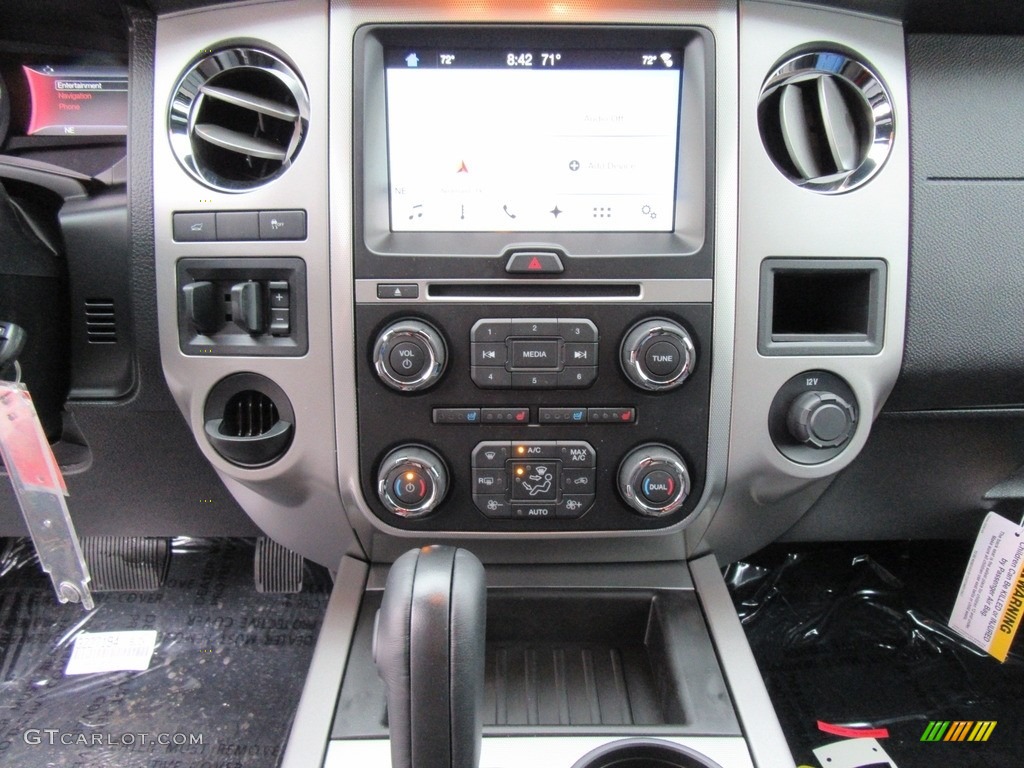 2017 Ford Expedition EL XLT Controls Photo #117549191