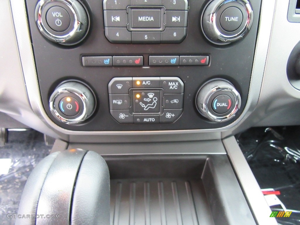 2017 Ford Expedition EL XLT Controls Photo #117549215