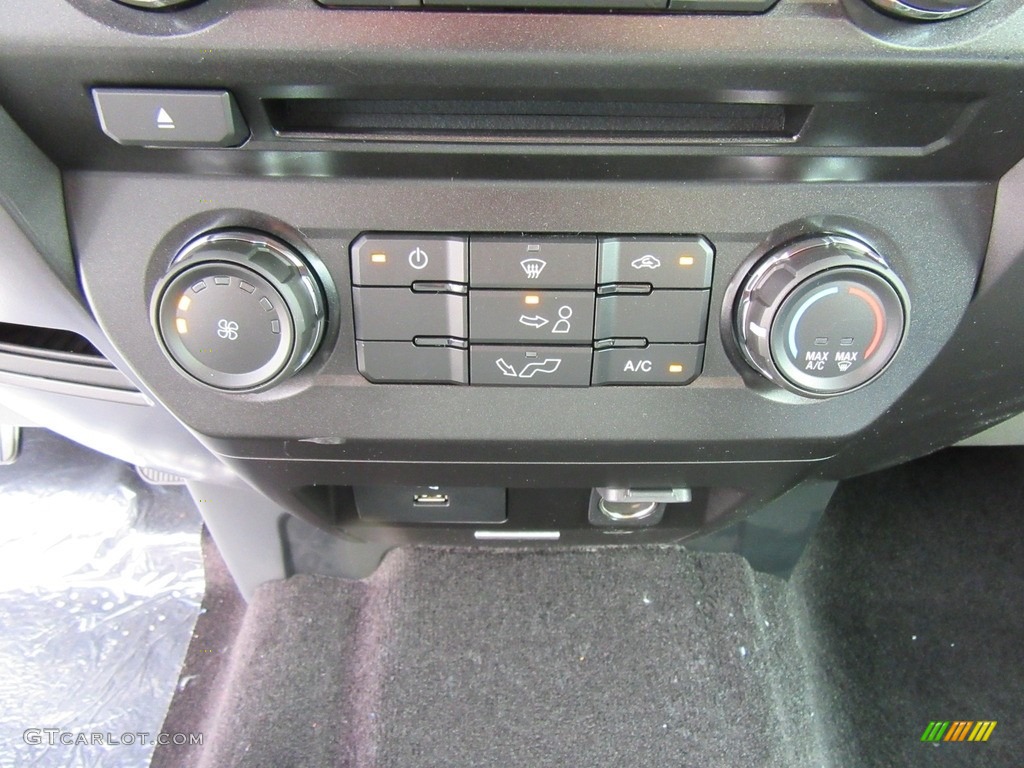 2016 F150 XLT SuperCrew - Shadow Black / Medium Earth Gray photo #28