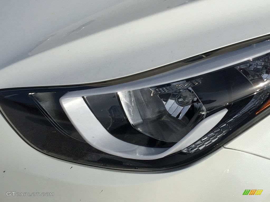 2016 Elantra Limited - White / Beige photo #27
