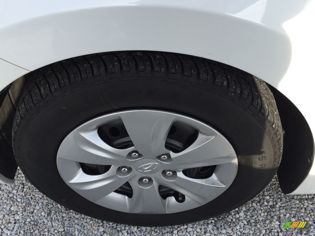 2016 Elantra Limited - White / Beige photo #28