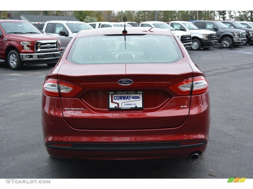 2016 Fusion SE - Ruby Red Metallic / Charcoal Black photo #4