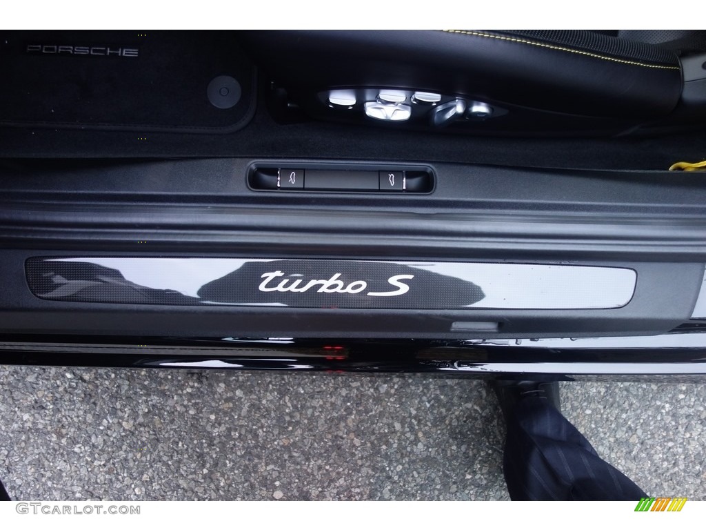 2016 911 Turbo S Coupe - Black / Black photo #26