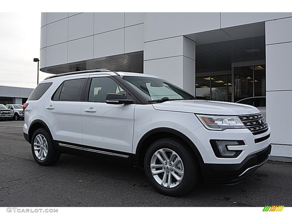 2017 Explorer XLT - Oxford White / Ebony Black photo #1