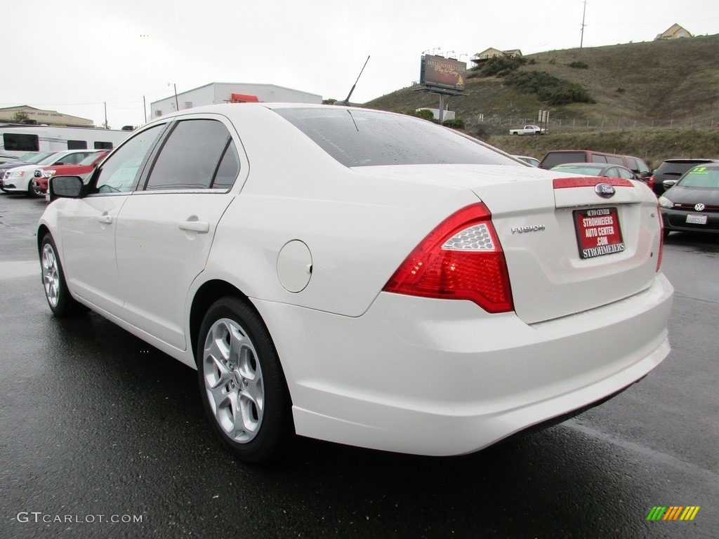 2010 Fusion SE - White Suede / Medium Light Stone photo #5