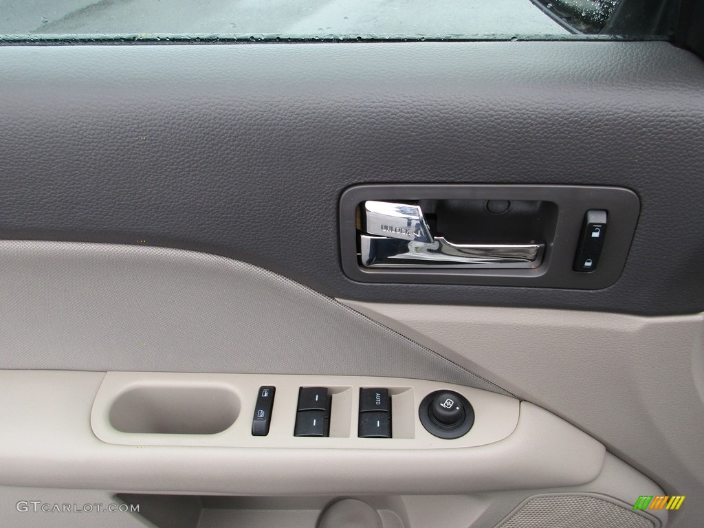 2010 Fusion SE - White Suede / Medium Light Stone photo #10