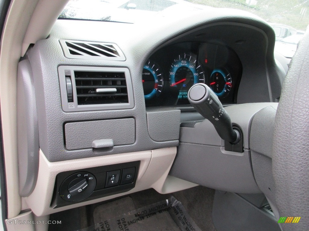 2010 Fusion SE - White Suede / Medium Light Stone photo #11