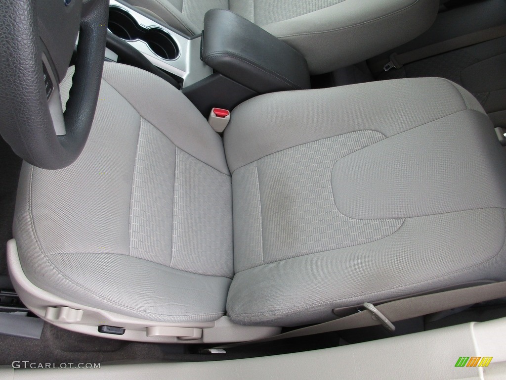 2010 Fusion SE - White Suede / Medium Light Stone photo #19