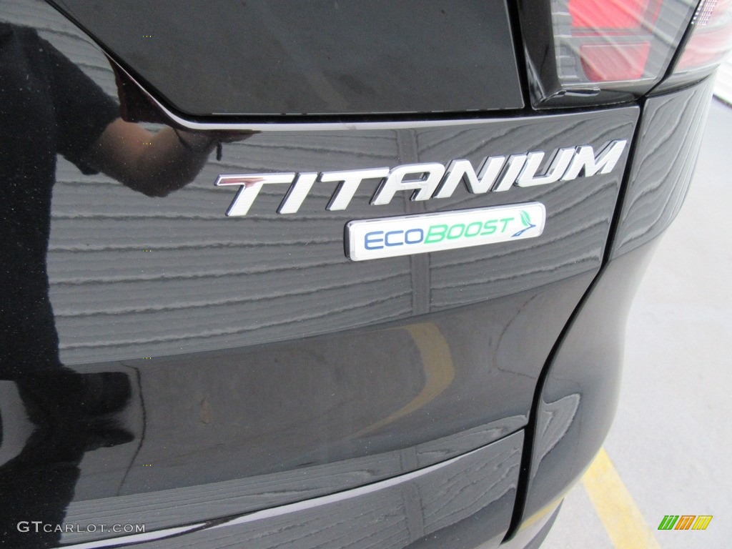 2017 Ford Escape Titanium Marks and Logos Photos