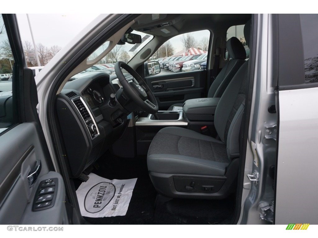 2017 1500 Big Horn Crew Cab - Bright Silver Metallic / Black/Diesel Gray photo #6